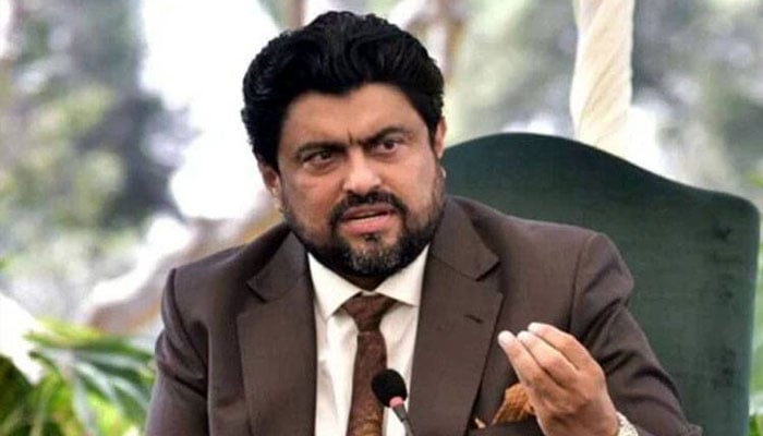 سبکدوش گورنر سندھ کامران ٹیسوری عمرے کی ادائیگی کیلئے روانہ