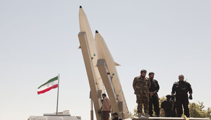 ایران پر زمینی حملے کیوں ممکن نہیں؟ چینی پروفیسر 7 بڑی عسکری وجوہات سامنے لے آئے