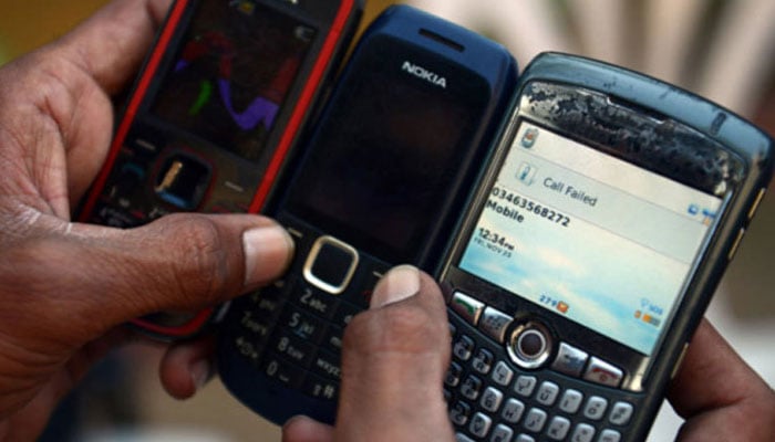 بارش، فون سروس میں بھی تعطل