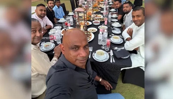 سنتھ جے سوریا کا روزہ اور دوستوں کیلئے افطار کا اہتمام