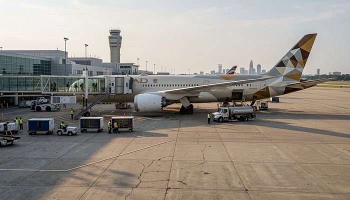 اتحاد ایئر کی کابل کیلئے پروازیں شروع، افتتاحی پرواز کو واٹر سلیوٹ پیش