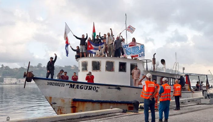 عالمی اظہار یکجہتی، امریکی تیل پابندی کے درمیان ایڈ فلوٹیلا کیوبا پہنچ گیا
