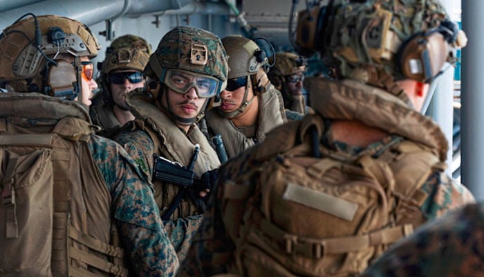 مزید 3500 امریکی فوجی پہنچ گئے، ایران کے خلاف امریکی اسرائیلی جنگ شدید، مذاکرات بے نتیجہ ختم، فنانسل ٹائمز