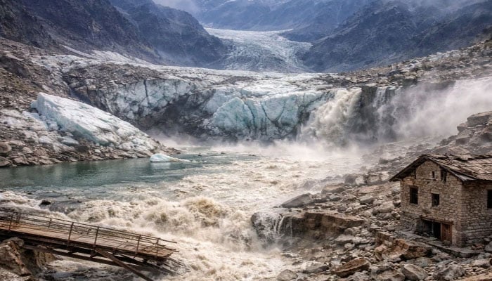 کے پی میں گلیشیائی جھیلوں کے پھٹنے کا خدشہ، 5 اضلاع میں الرٹ جاری