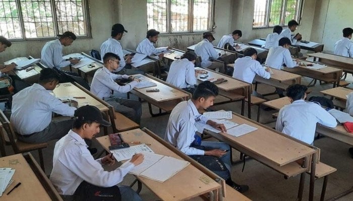 سندھ میں بورڈ امتحانات کیلئے ای اسسمنٹ کا آغاز، ماڈل پیپرز جاری، 3 اپریل کو طبعیات کا امتحان ہوگا