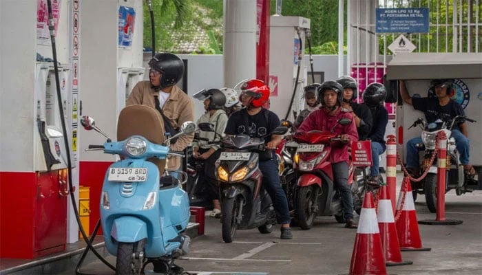 انڈونیشیا کا ملک میں ایندھن کی راشن بندی کا اعلان