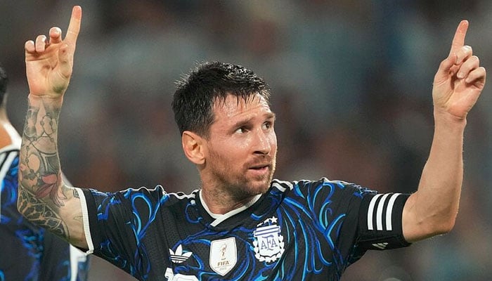 میسی ارجنٹینا میں آخری انٹرنیشنل میچ کھیلتے ہوئے روپڑے