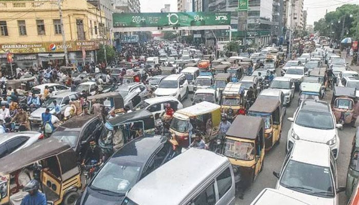 شام 6 بجے کے بعد ٹریفک کی روانی معمول پر آگئی، بلدیہ عظمیٰ