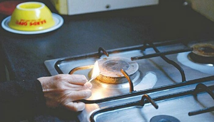 کراچی، گیس بندش کا نیا شیڈول نافذ، صبح ہو یا شام صارفین پریشان