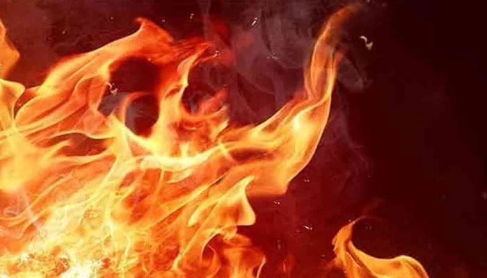 سرجانی، موبائل مارکیٹ، اورنگی میں گارمنٹس کے کارخانے میں آگ