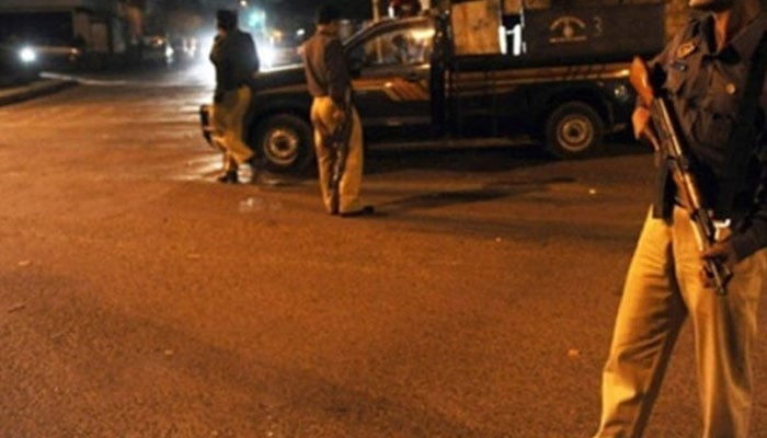 کراچی سے بذریعہ سڑک اسلحہ کی غیرقانونی ترسیل میں ملوث 5 ملزمان گرفتار