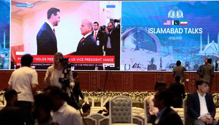 مذاکرات کی کوریج کیلئے آئے غیر ملکی صحافیوں کو پاکستانی کھانے بھاگئے