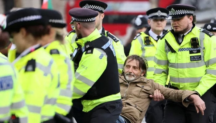 لندن میں فلسطین کے حق میں احتجاج، 500 سے زائد افراد گرفتار