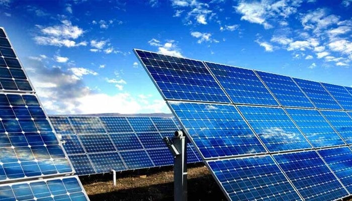 صنعتوں کو سولر انرجی پر منتقل کرنے کیلئے موثر اور معاون پالیسیاں متعارف کروائی جائیں، ماہرین