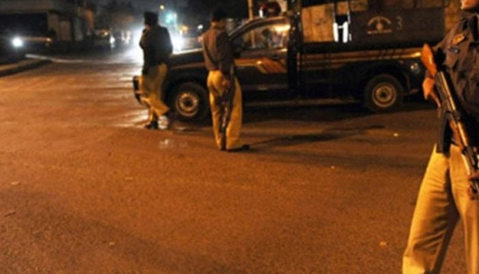 منگھوپیر میں ڈاکوؤں کی فائرنگ سے پولیس اہلکار شہید، دوسرا شدید زخمی