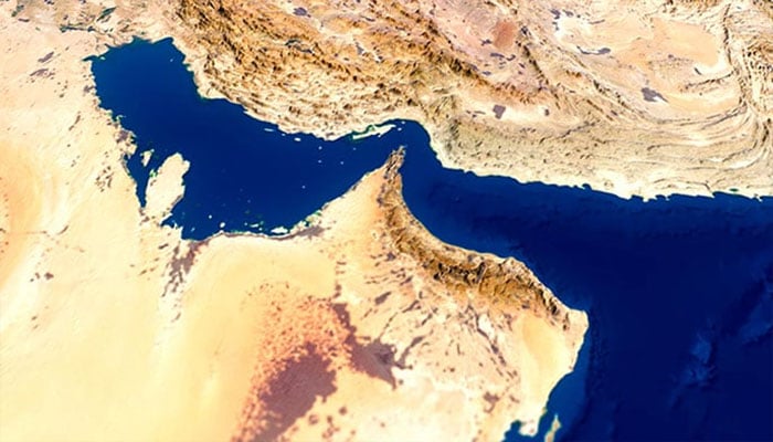 امریکی پابندیوں کا شکار ایک اور سپر ٹینکر آبنائے ہرمز کے ذریعے خلیج میں داخل