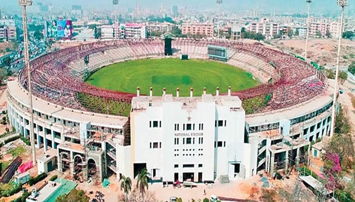 اسٹیڈیم کے اسٹور کا دروازہ گرنے سے دو ملازم زخمی