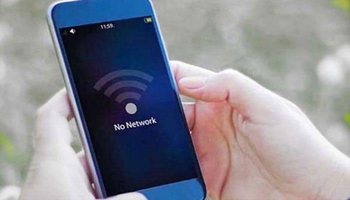 بجلی کی لوڈشیڈنگ سے موبائل نیٹ ورک اور انٹرنیٹ سروسز شدید متاثر