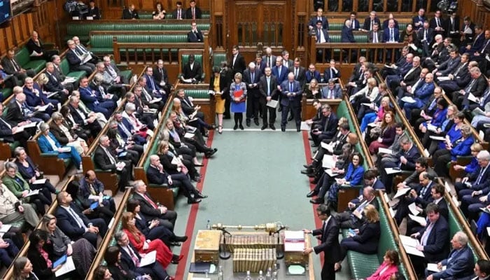 برطانوی قانون سازوں نے اسرائیل پر سخت پابندیاں لگانے کا مطالبہ کر دیا