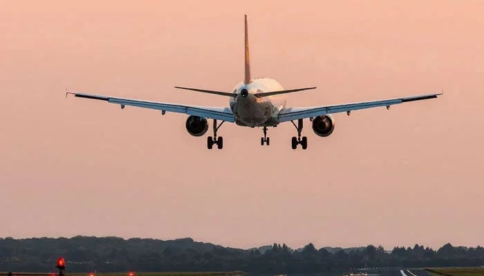 انتظامی وجوہات ملک بھر کی 101  پروازیں منسوخ، 50 میں تاخیر