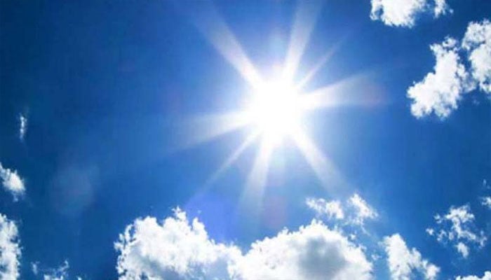 آج کراچی کا موسم تیز دھوپ کے باعث گرم اور خشک رہنے کی توقع