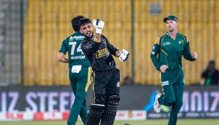 عثمان کی دھواں دھار سنچری، کنگزمین نے بازی پلٹ دی، اسمتھ کی سنچری کام نہ آئی