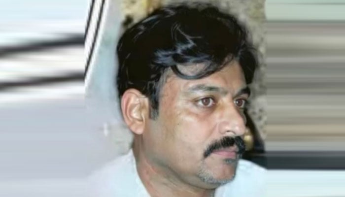 بھتہ خور گروہ کے سرغنہ وصی اللّٰہ لاکھو کا ریڈ وارنٹ نوٹس جاری