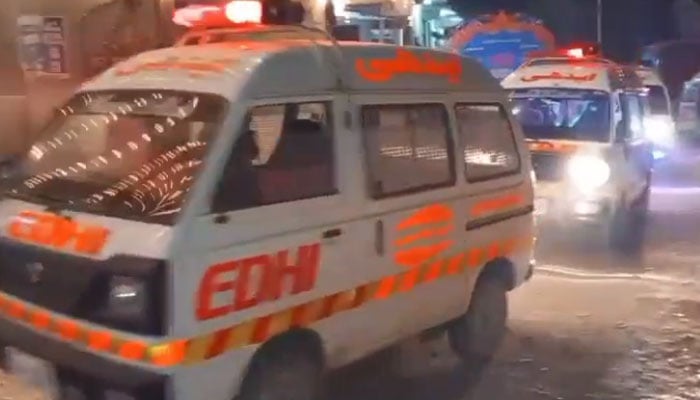 سپرہائی وے، منی ٹرک اور ٹریلر میں تصادم، کلینر جاں بحق