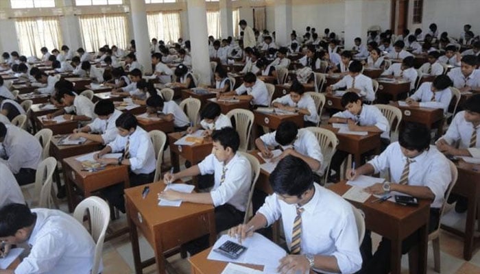 میٹرک امتحانات، 60 امیدوار نقل کرتے ہوئے پکڑے گئے