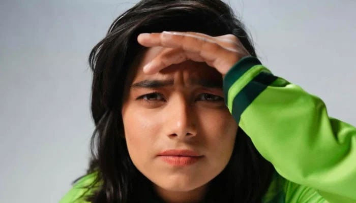 خاتون کرکٹر فاطمہ ثناء بھی کراچی کی سڑکوں سے پریشان