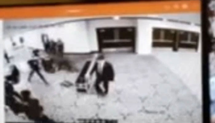 واشنگٹن فائرنگ، مبینہ حملہ آور کو ٹیچر آف دی منتھ کا اعزاز بھی مل چکا