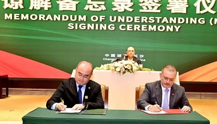 پاک چین مفاہمت، سمندری پانی قابل استعمال بنانے سمیت کئی ایم او یوز پر دستخط