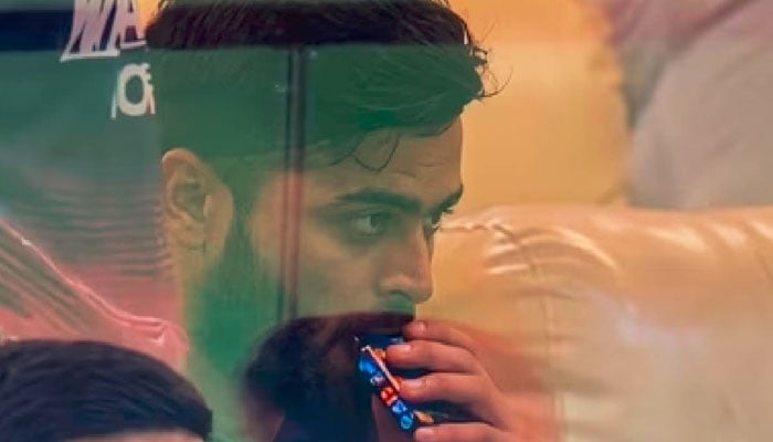 آئی پی ایل میں ہلچل، ریان پراگ کا ای سگریٹ کا استعمال