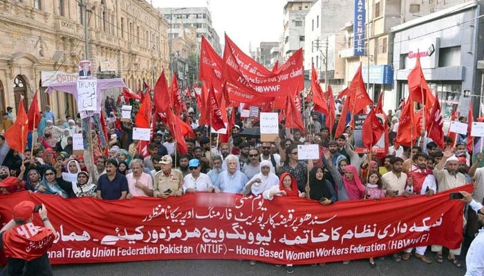 عالمی یوم مزدور، آرٹس کونسل سے کراچی پریس کلب تک مزدور یکجہتی ریلی نکالی گئی