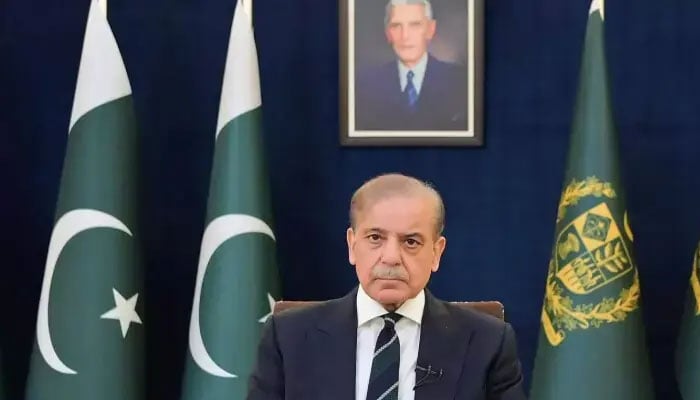 وزیرِ اعظم نے موٹر سائیکل سواروں، پبلک و گڈز ٹرانسپورٹ کیلئے سبسڈی میں ایک ماہ کی مزید توسیع دیدی