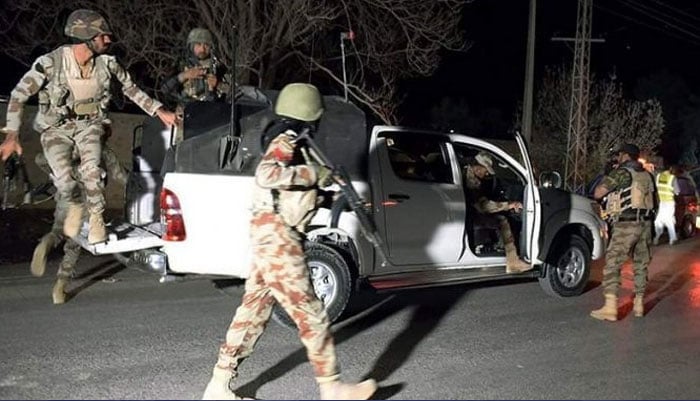 پسنی میں ٹارگٹڈ آپریشن، فتنہ الہندوستان کے 4  دہشت گرد ہلاک، 2  جوان شہید، دکی میں بارودی سرنگ پھٹنے سے 2  اہلکار زخمی