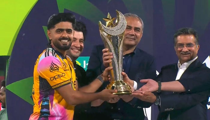 سپر لیگ، بابر اعظم کی شاندار مہم ٹرافی کے ساتھ ختم ، ذاتی ریکارڈ نہ بناسکے