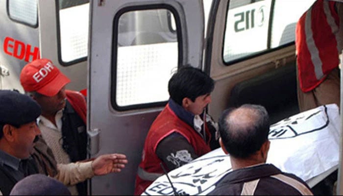 ٹریفک حادثات میں 2 افراد جاں بحق، 2 افراد کی لاشیں ملیں