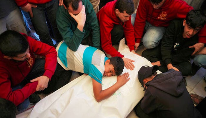 غزہ پر اسرائیلی حملوں میں پولیس سربراہ سمیت تین فلسطینی شہید، جنگ بندی خطرے میں