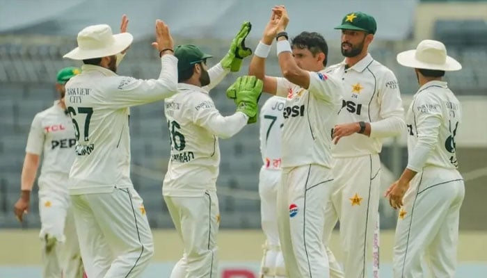 پاکستان کرکٹ ٹیم کو جرمانہ بھی گلے پڑگیا