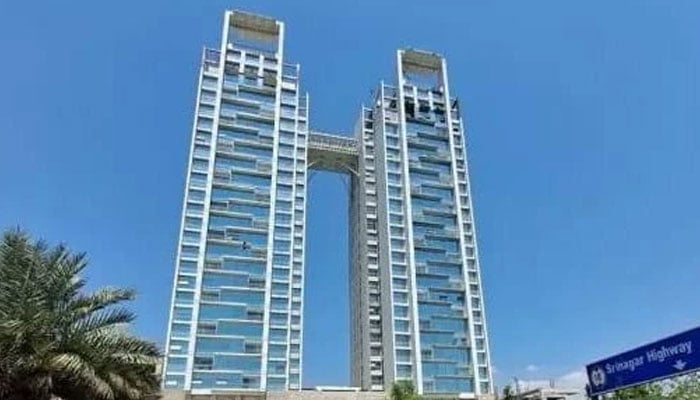 ون کانسٹی ٹیوشن ایونیو، سابق ایئر چیف سمیت 20 اپارٹمنٹ مالکان ہائیکورٹ پہنچ گئے