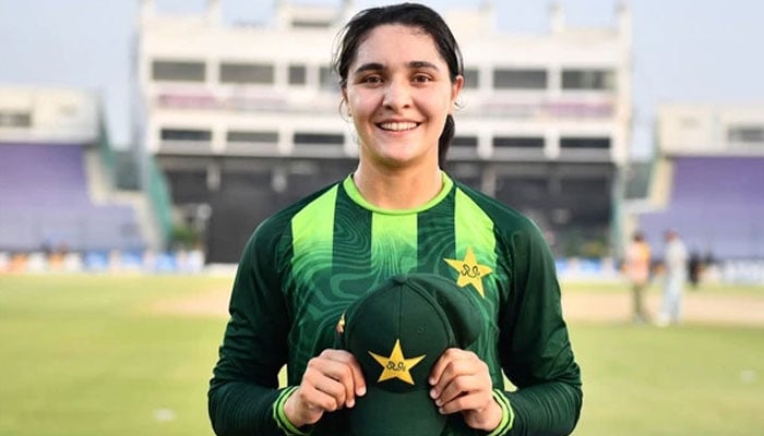سائرہ جبیں نے فیوچر اسٹار کا ایوارڈ حاصل کرلیا