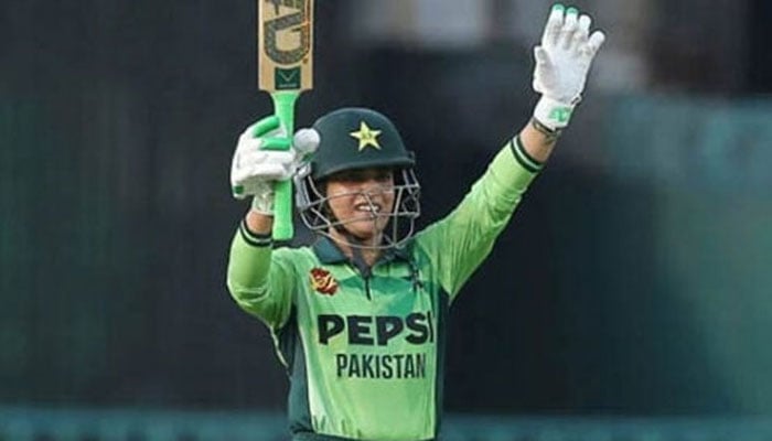 ویمنز ون ڈے رینکنگ، سدرہ 10ویں پوزیشن پر