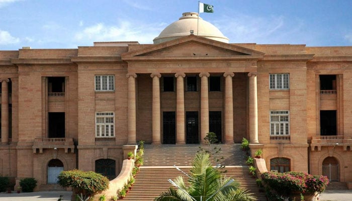 ہائیکورٹ، انٹرمیڈیٹ بورڈ، ملازمین کو ہاؤس رینٹ نہ ملنے پر فریقین کو نوٹس جاری