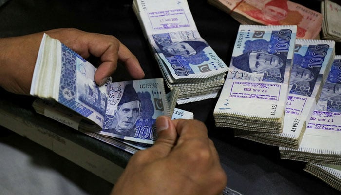 کراچی کی بندرگاہوں پر مئی میں ایف آئی اے کے جرمانوں کے 70 لاکھ روپے قومی خزانے میں جمع
