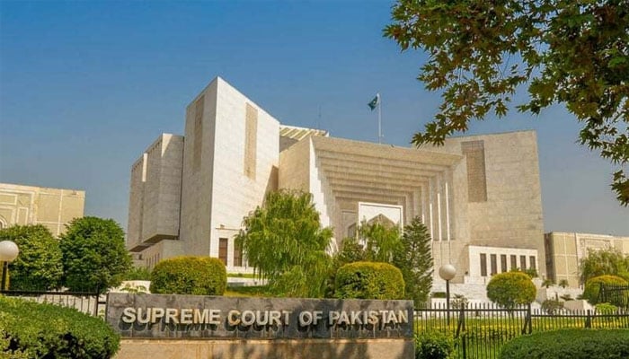 سپریم کورٹ؛ ورثاء کو APS شہداء پیکج نہ دینے پر وفاقی حکومت سے جواب طلب