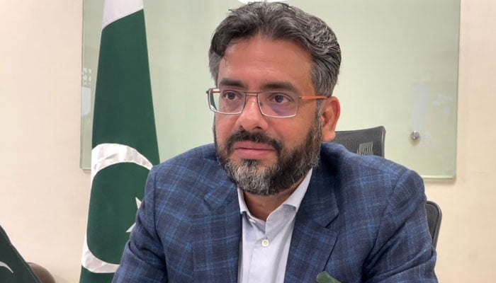 مزمل اسلم نے خیبرپختونخوا پولیس کو 16 ارب روپے دینے کا دعویٰ مسترد کردیا