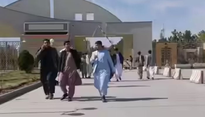 بھارت کا 2000 سے زائد افغان طلبہ کو وظائف دینے کا دعویٰ