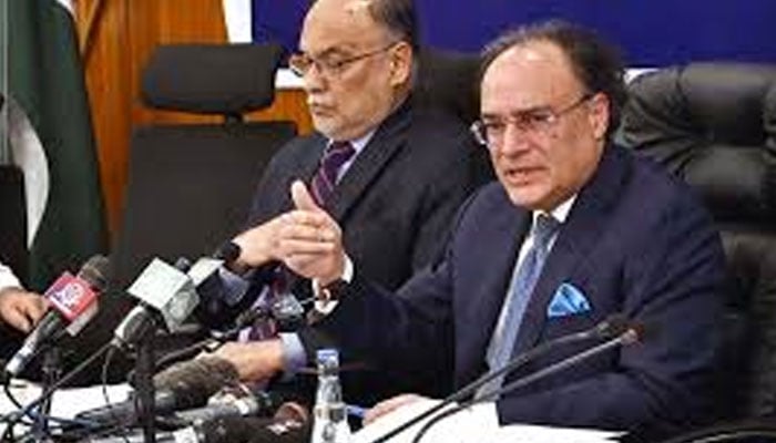 بیروزگاری میں اضافہ، ہر تیسرا بچہ اسکول سے باہر، ہر پاکستانی 3لاکھ 30ہزار کا مقروض، کنامک سروے میں تشویشناک رجحانات