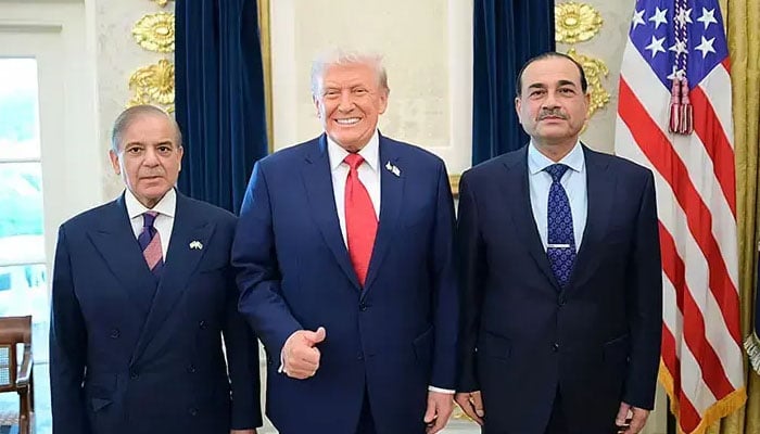 وزیر اعظم پاکستان اور فیلڈ مارشل عظیم شخصیات ہیں، امریکی صدر ٹرمپ